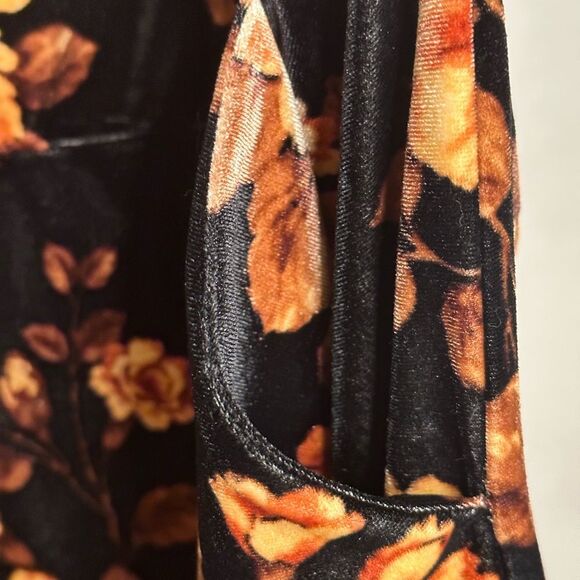 TORRID AT THE KNEE VELVET RUFFLE TIER DRESS Sz 2 - Picture 4 of 7